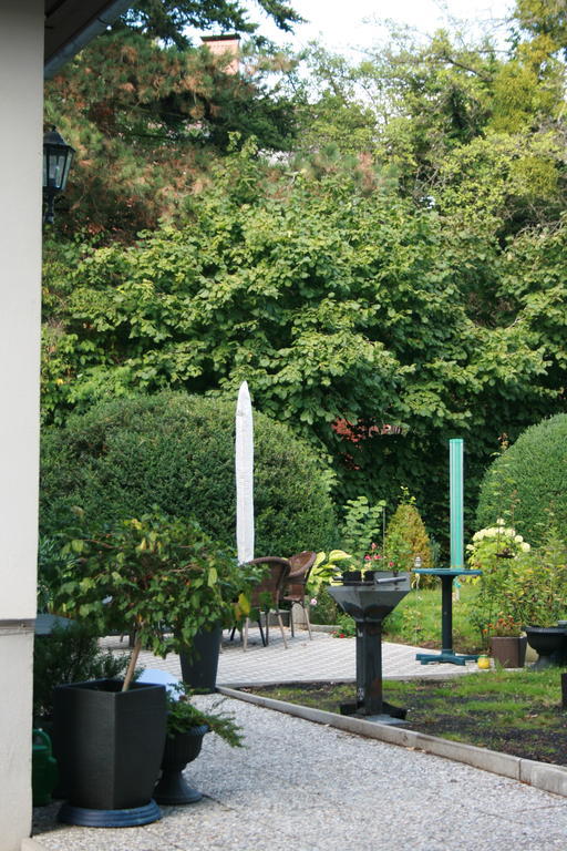 Ferienwohnung Am Kurpark Bad Nenndorf Exterior photo