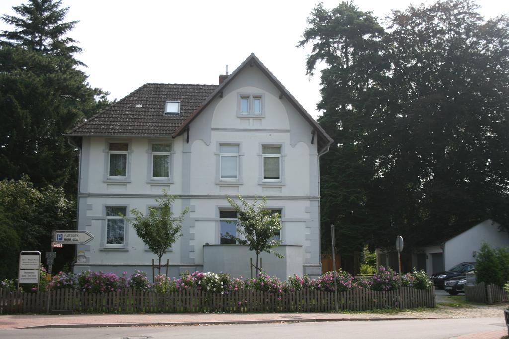 Ferienwohnung Am Kurpark Bad Nenndorf Exterior photo